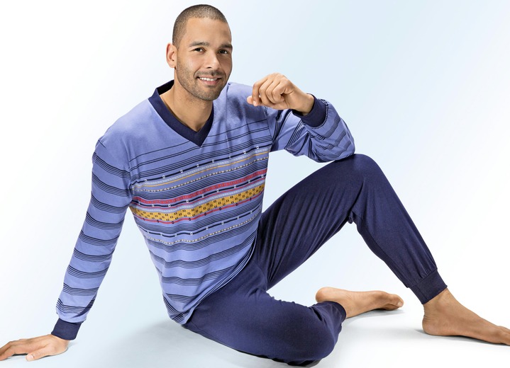 Pyjamas - Pyjama mit V-Ausschnitt, Bündchenabschüssen und platziertem Druckdessin, in Größe 046 bis 106, in Farbe JEANSBLAU-MARINE-BUNT