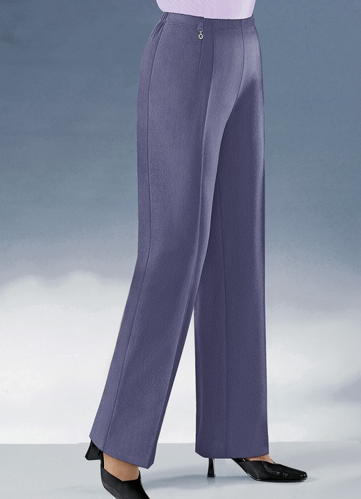 Hosen - Hose mit modisch ausgestellter Fußweite, in Größe 019 bis 096, in Farbe AMETHYST Ansicht 1
