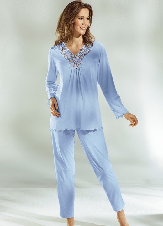 Pyjamas & Shortys - Pyjama, Langarm mit V-Ausschnitt und Spitze, in Größe 036 bis 054, in Farbe BLEU Ansicht 1