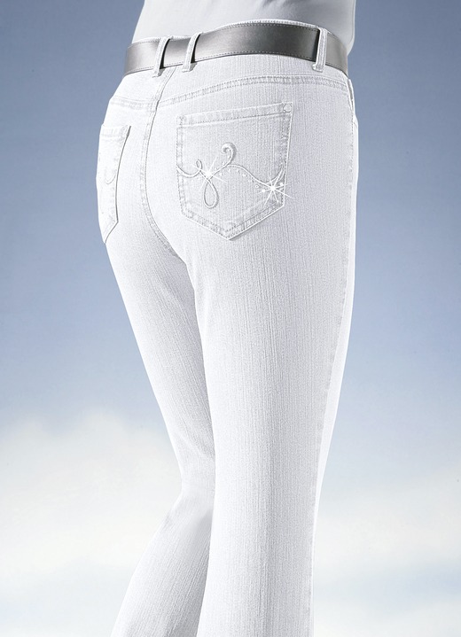 Hosen mit Knopf- und Reissverschluss - Jeans mit Strasssteinchen, in Größe 018 bis 088, in Farbe WEISS