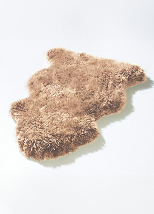 Klassisch - Vorleger aus echtem Lammfell in Tierform, in Farbe CAMEL