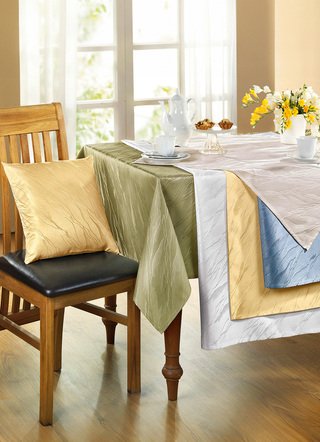 Dezente Tischdecke in Marmor-Optik