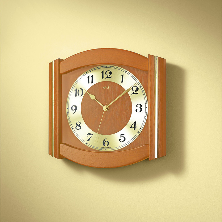 Uhren - Funk-Wanduhr aus massivem Holz, in Farbe KIRSCHBAUM Ansicht 1