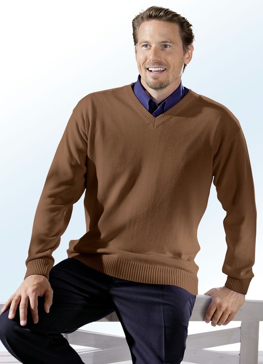 - Pullover mit V-Ausschnitt, in Größe 044 bis 062, in Farbe NUGAT