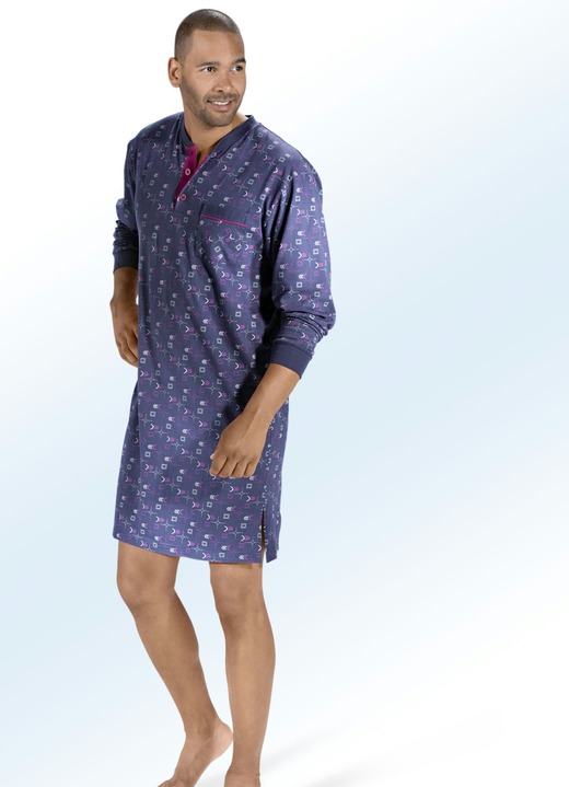 Nachthemden - Nachthemd mit Knopfleiste, Brusttasche und Ärmelbündchen, in Größe 048 bis 068, in Farbe GRAUBLAU-BEERE