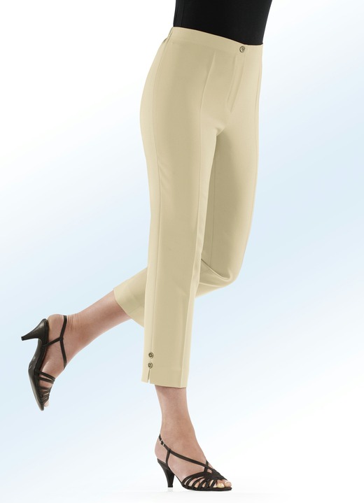 Hosen - Hose mit aparten Zierknöpfen am Saumabschluss, in Größe 018 bis 058, in Farbe BEIGE Ansicht 1