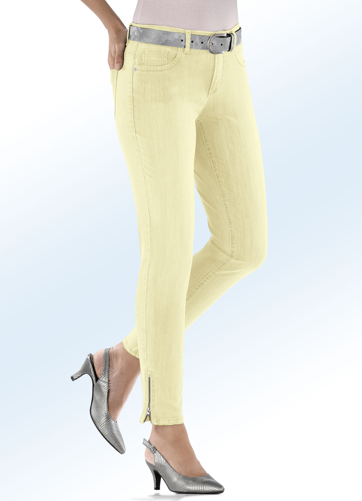 Hosen mit Knopf- und Reissverschluss - Magic-Jeans mit modischen Reißverschlüssen an den Beinabschlüssen, in Größe 017 bis 050, in Farbe HELLGELB Ansicht 1