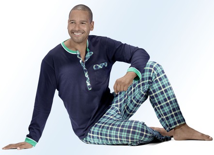 Vorteilspack: Pyjama und Shorty mit langer Knopfleiste, Brusttasche und Karodessin