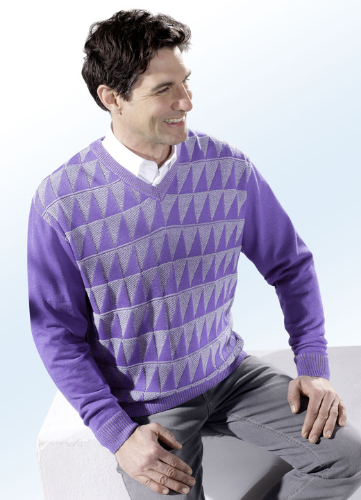 - Attraktiver Pullover in 2 Farben, in Größe 044 bis 062, in Farbe LILA