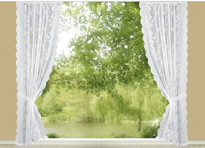 Klassisch - Seitenschal-Garnitur und Raffhalter mit Blüten-Dessinierung, in Größe 434 (220x130 cm) bis 899 (2er-Pack Raffhalter, 70 cm), in Farbe WEIß Ansicht 1