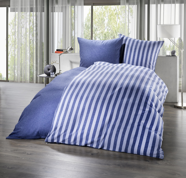 Bettwäschegarnituren - Kuschelige Flanell Bettwäsche-Garnitur, in Größe 112 (80/80 cm + 135/200 cm) bis 115 (80/80 cm + 155/220 cm), in Farbe DUNKELBLAU, in Ausführung Uni Ansicht 1