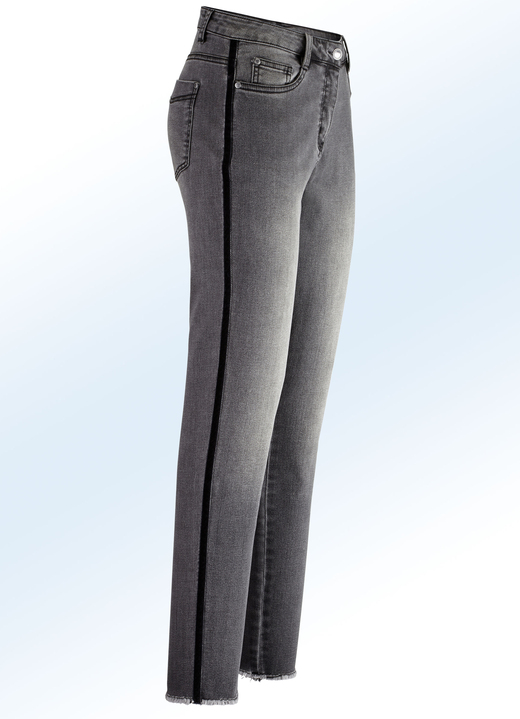 Hosen - Jeans mit angesagtem Samt-Zierband, in Größe 017 bis 050, in Farbe GRAU Ansicht 1