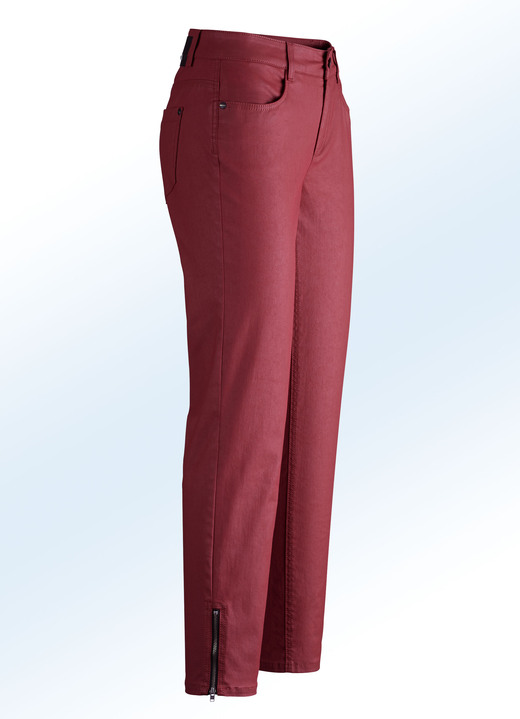Hosen - Dezent schimmernde Hose, in Größe 017 bis 050, in Farbe ROT Ansicht 1