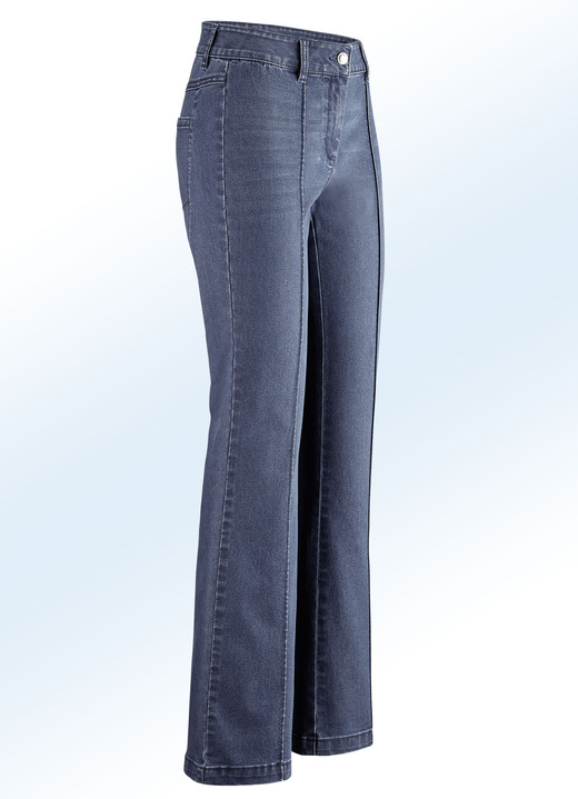 Hosen mit Knopf- und Reissverschluss - Jeans in angesagter Boot Cut-Form, in Größe 017 bis 050, in Farbe JEANSBLAU Ansicht 1