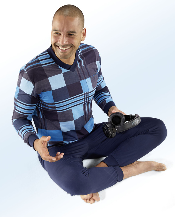 Pyjamas - Pyjama mit V-Ausschnitt und aufgesetzter Brusttasche, in Größe 046 bis 062, in Farbe BLAU-MARINE