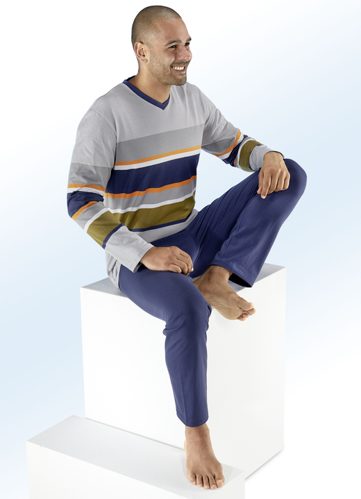 Pyjamas - AMMANN Pyjama mit V-Ausschnitt, garngefärbtem Ringeldessin, in Größe 046 bis 058, in Farbe GRAU-BLAU-BUNT