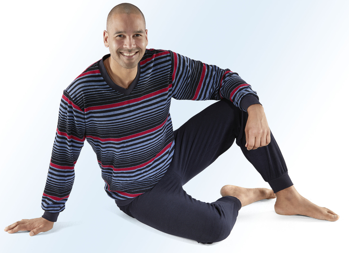 Pyjamas - Pyjama aus Frottierstretch, mit V-Ausschnitt und Bündchenabschlüssen, in Größe 046 bis 062, in Farbe BLAU-BUNT