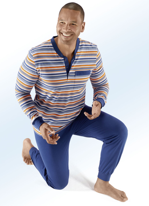 Pyjamas - Vorteilspack: Pyjama und Shorty mit Knopfleiste, Brusttasche und Ringeldessin, in Größe 046 bis 060, in Farbe BLAU-BUNT Ansicht 1