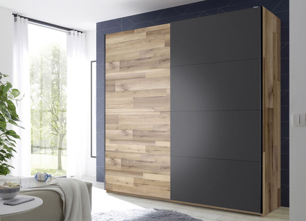 Schwebetürenschrank in moderner Optik