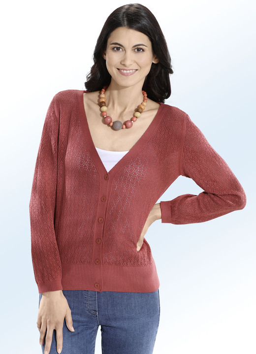 Pullover & Strickmode - Strickjacke mit feinem Dessin, in Größe 038 bis 052, in Farbe ZIEGELROT Ansicht 1