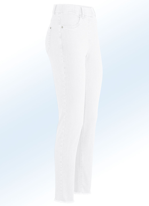 Hosen in Schlupfform - Magic-Jeans mit angesagtem Fransensaum, in Größe 017 bis 052, in Farbe WEISS Ansicht 1