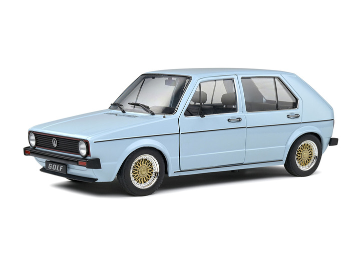 - VW Golf Custom I, 1983, in Farbe HELLBLAU