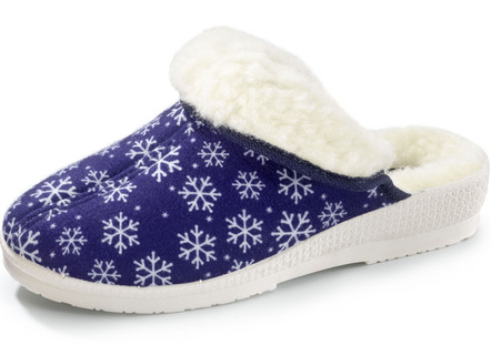 Pantoffel aus Textilmaterial