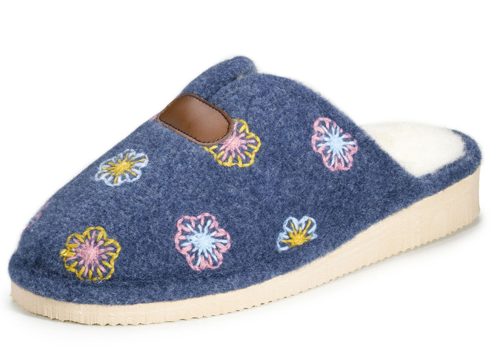 - Laurina Filz-Pantoffel mit flotter Blüten-Stickerei, in Größe 036 bis 042, in Farbe JEANS