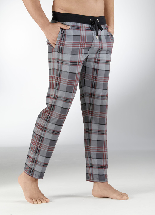 Pyjamas - Zweierpack Schlaf- und Freizeithosen, lang, mit Durchzugsband und Seitentaschen, in Größe 046 bis 062, in Farbe 1X GRAU-BORDEAUX-SCHWARZ, 1X UNI SCHWARZ Ansicht 1