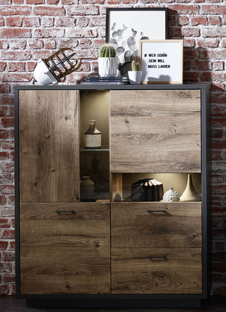 Highboard mit LED-Beleuchtung