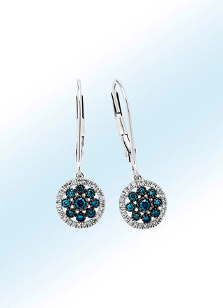 Schöne Ohrringe mit blauen Brillanten und weissen Diamanten