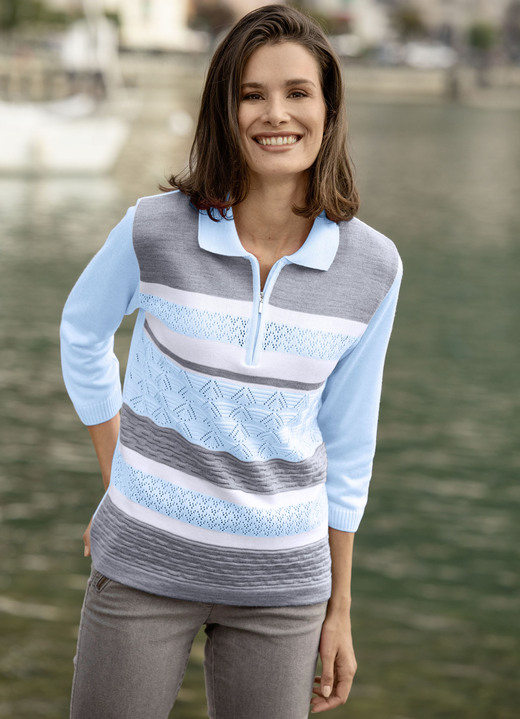 3/4-Arm - Pullover mit dezentem Glanz, in Größe 038 bis 054, in Farbe BLEU-GRAU-WEISS Ansicht 1