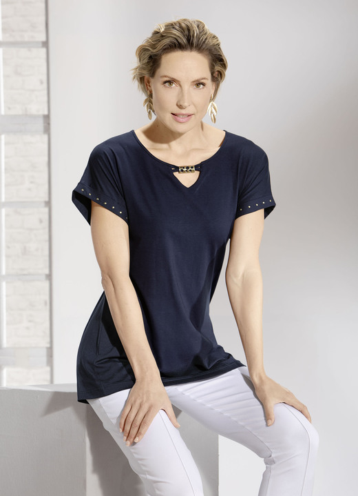 Shirts - Shirt mit V-Schlitz in 3 Farben, in Größe 038 bis 052, in Farbe MARINE Ansicht 1