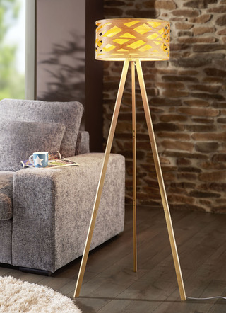 Stehlampe mit natürlichem Flair