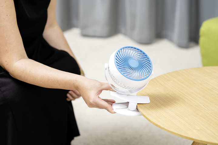 Praktische Hilfsmittel - Livington Go Fan Mini-Ventilator, in Farbe WEISS Ansicht 1