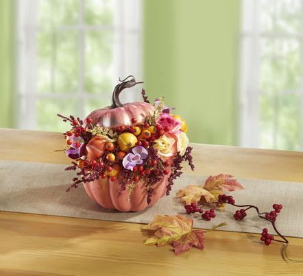 Herbstlicher Deko-Kürbis