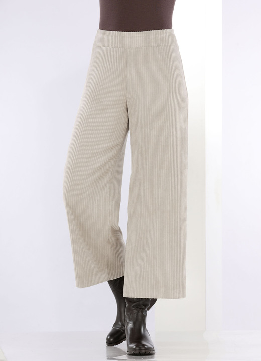 Hosen in Schlupfform - Hose in modisch verkürzter Länge, in Größe 018 bis 052, in Farbe HELLBEIGE Ansicht 1