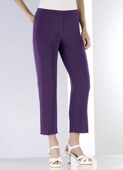 7/8-Hosen, Capris, Bermudas - Weich fliessende, 7/8-lange Hose 7/8-Hosen, Capris, Bermudas - Weich fliessende, 7/8-lange Hose, in Größe 036 bis 060, in Farbe VIOLETT