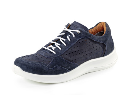 Schnürschuh aus weichem Veloursleder