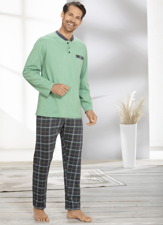Pyjamas - Schlafanzug mit Knopfleiste und offenen Beinabschlüssen, in Größe 046 bis 062, in Farbe GRÜN-GRAU Ansicht 1