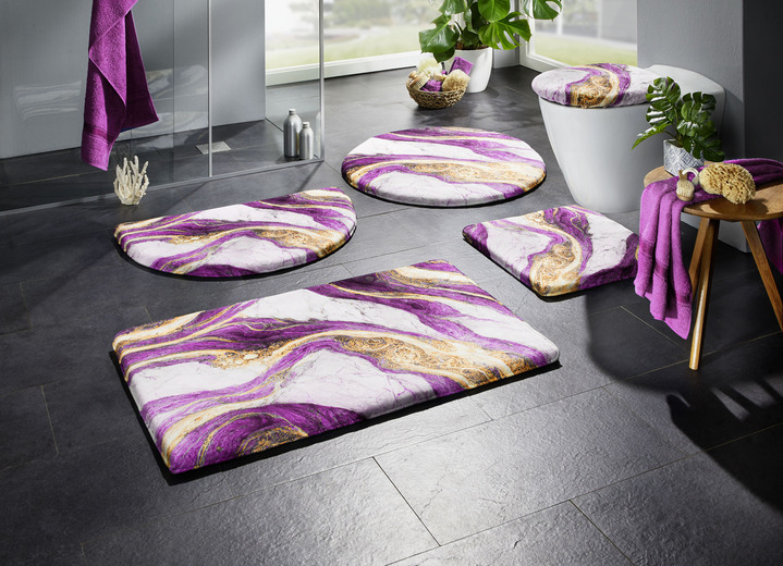 Badgarnituren - Badgarnitur in barfussweicher Qualität, in Größe 100 (Vorleger halbrund, 50/ 80 cm) bis 112 (WC-Deckelbezug, 47/ 50 cm), in Farbe AUBERGINE Ansicht 1