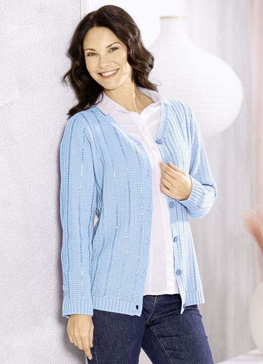Pullover & Strickmode - Strickjacke mit edler Paillettenzier Pullover & Strickmode - Strickjacke mit edler Paillettenzier, in Größe 036 bis 052, in Farbe BLEU