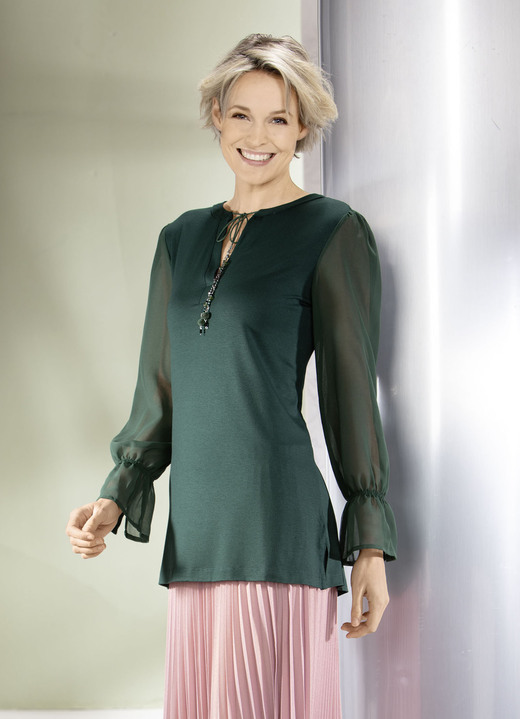 Langarm - Shirt mit ausgefallener Ausschnittverarbeitung in 2 Farben Langarm - Shirt mit ausgefallener Ausschnittverarbeitung in 2 Farben, in Größe 036 bis 052, in Farbe TANNENGRÜN