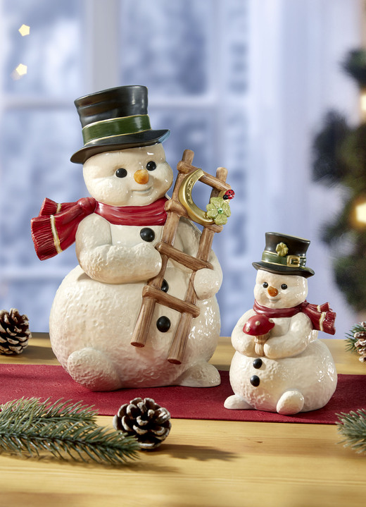 Goebel-Figuren - Handgefertigter Schneemann aus dem Hause Goebel, in Farbe WEISS-SCHWARZ-ROT, in Ausführung Schneemann mit Fliegenpilz