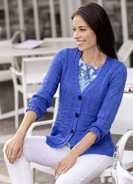 Basics - Strickjacke aus Bändchengarn Basics - Strickjacke aus Bändchengarn, in Größe 036 bis 052, in Farbe ROYALBLAU