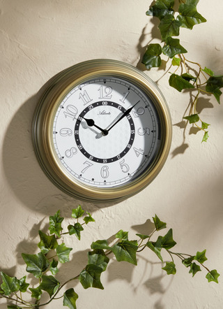 Gartenuhr mit Beleuchtung