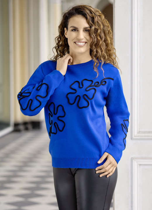 Pullover - Pullover mit Blütenapplikationen Pullover - Pullover mit Blütenapplikationen, in Größe L(44/46) bis XXL(52/54), in Farbe ROYALBLAU-SCHWARZ