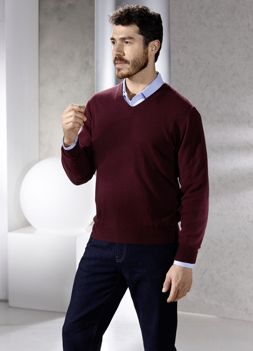 Uni - Unifarbener V-Pullover in 4 Farben Uni - Unifarbener V-Pullover in 4 Farben, in Größe L(52/54) bis XL(56/58), in Farbe BORDEAUX MELIERT