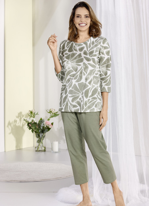 Pyjamas & Shortys - Laurina Schlafanzug mit 3/4 langen Ärmeln und langer Hose , in Größe 036 bis 052, in Farbe OLIV-WEISS Ansicht 1