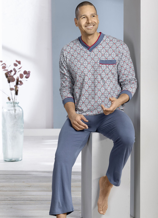 Pyjamas - Schlafanzug mit V-Ausschnitt und offenen Abschlüssen, in Größe 025 bis 064, in Farbe HELLGRAU-STAHLBLAU-BUNT